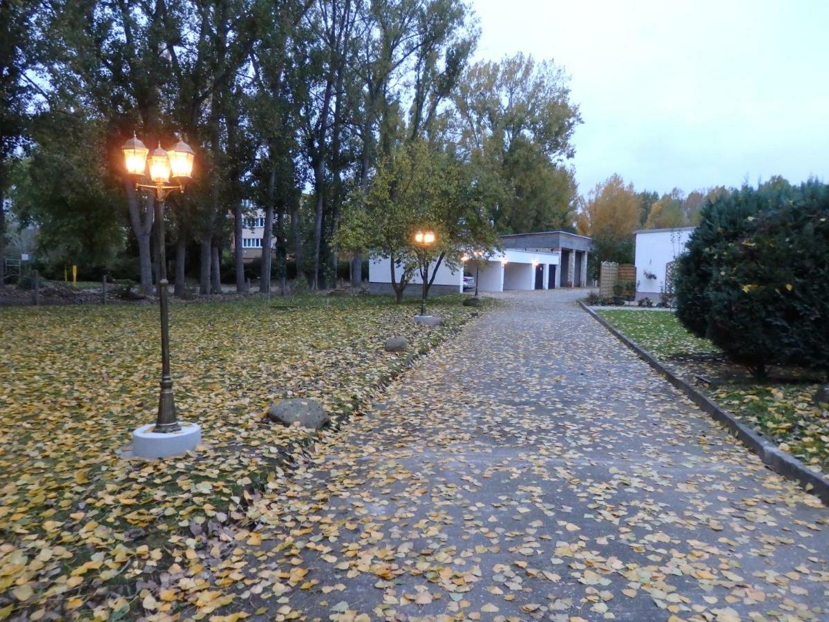 Zur Saale Hotel Weißenfels Екстериор снимка