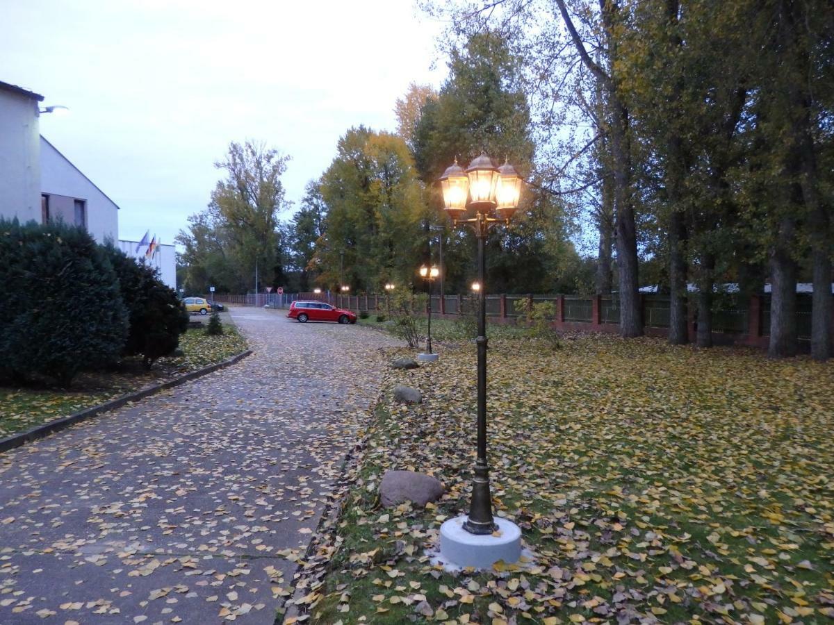 Zur Saale Hotel Weißenfels Екстериор снимка